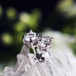 Silver925 pierced earrings with White topaz. 第2張的照片