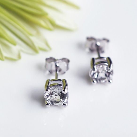 Silver925 pierced earrings with White topaz. 第8張的照片