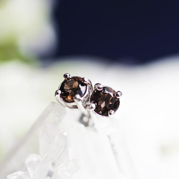 Silver925 pierced earrings with Smokey quartz. 第1張的照片