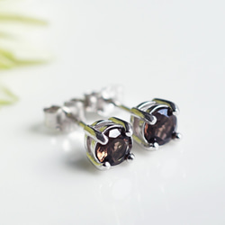 Silver925 pierced earrings with Smokey quartz. 第6張的照片