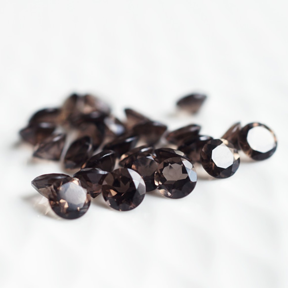 Silver925 pierced earrings with Smokey quartz. 第7張的照片