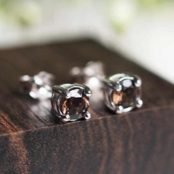 Silver925 pierced earrings with Smokey quartz. 第8張的照片