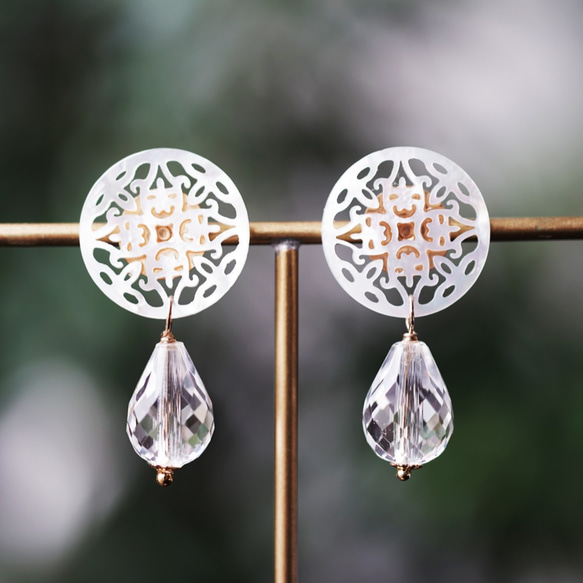 14KGF pierced earring with quartz and shell. 第7張的照片