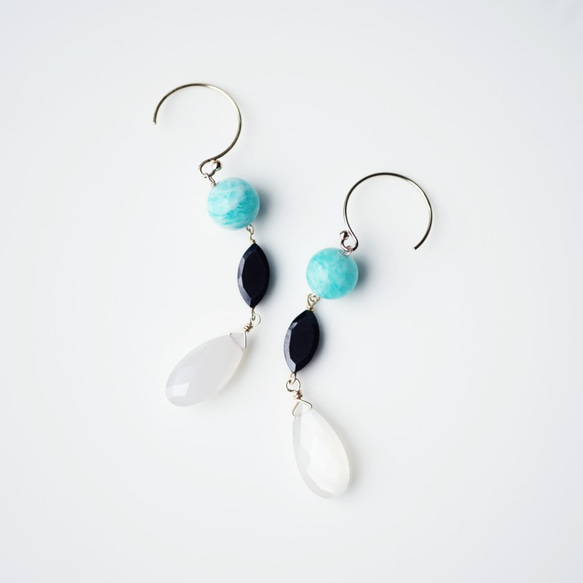 OUTLET☆14KGF pierced earring with moonstone. 第1張的照片