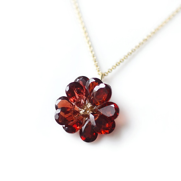 14KGF 45cm Nacklace with Garnet ~Dahlia 第2張的照片