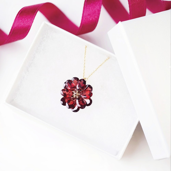 14KGF 45cm Nacklace with Garnet ~Dahlia 第9張的照片