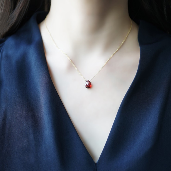 14KGF 40cm Necklace with Garnet 第3張的照片