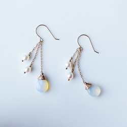 K18 Pierced earring with Opal and Pearl(sea water) 第2張的照片