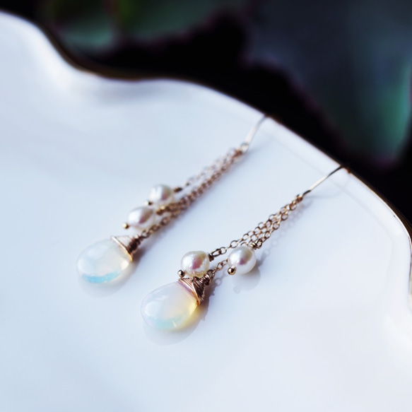 K18 Pierced earring with Opal and Pearl(sea water) 第8張的照片