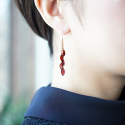 14KGF Pierced earring with Garnet 第3張的照片