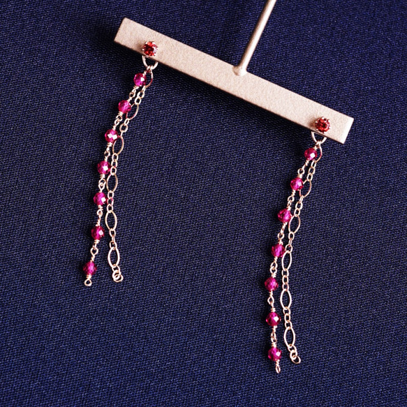 14KGF pierced earrings with Garnet 第10張的照片