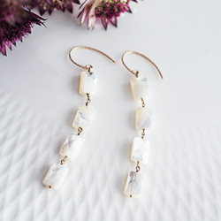 14KGF pierced earring with White shell 第2張的照片