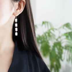 14KGF pierced earring with White shell 第3張的照片