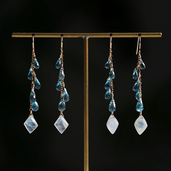 14KGF Pierced earring with Rainbow moonstone and Kyanite 第10張的照片