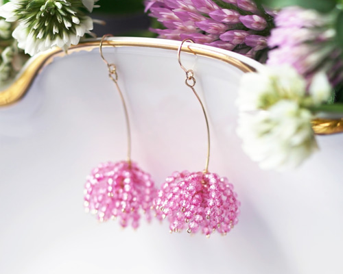 ☆ピンクの天然石によるアカツメクサのピアス ～Red clover ピアス