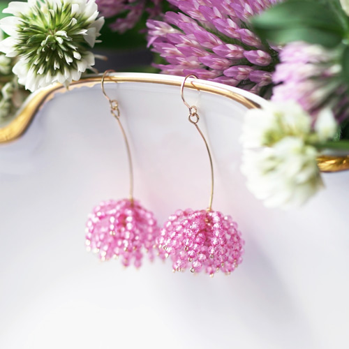☆ピンクの天然石によるアカツメクサのピアス ～Red clover ピアス