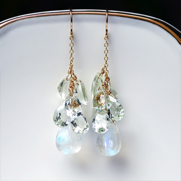 14KGF Pierced earring with rainbow moonstone/green amethyst 第7張的照片