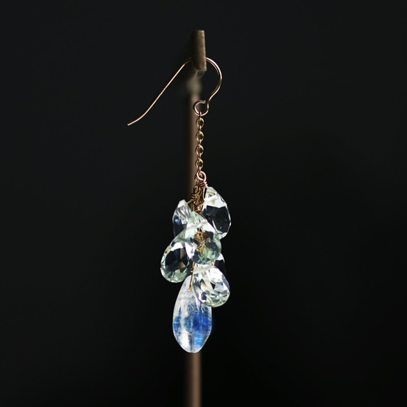 14KGF Pierced earring with rainbow moonstone/green amethyst 第9張的照片