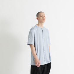 8 lie down . 釦子襯衫 第6張的照片