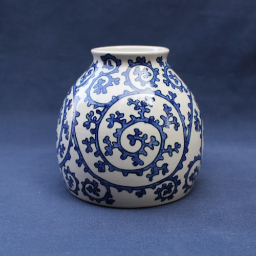 蛸唐草絵花器 蛸唐草絵花器