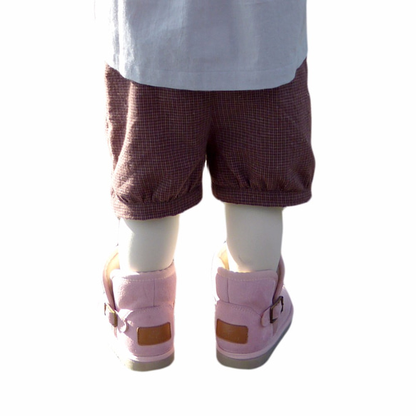 女の子えび茶色チェック柄の膝丈パンツ - 日本の綿印刷物 - 手作り限定版の子供服 4枚目の画像