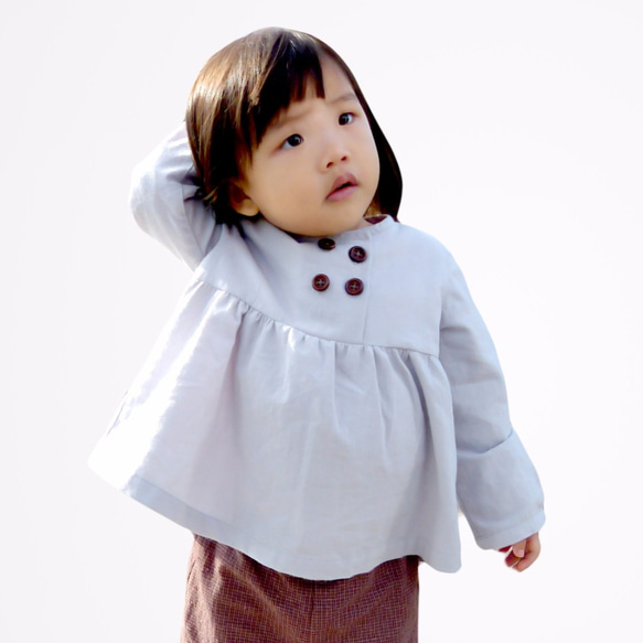 少女無地グレー長袖シャツのしわショートバージョン - 日本の綿印刷物 - 手作り限定版の子供服 3枚目の画像
