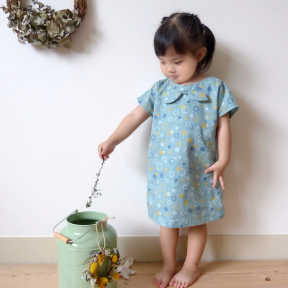 小女生湖水藍圓圈印花連肩袖連身裙 - 日本純棉印花布料 - 手工限量製作童裝 第6張的照片