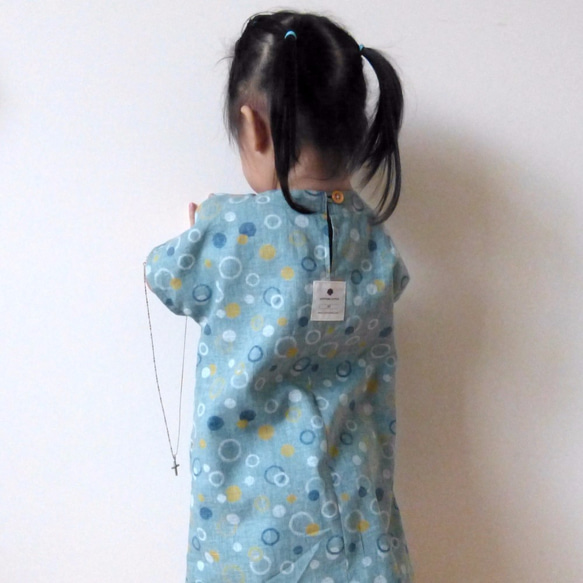 小女生湖水藍圓圈印花連肩袖連身裙 - 日本純棉印花布料 - 手工限量製作童裝 第7張的照片
