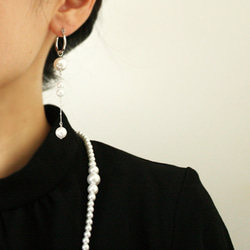 《ピアス》Bubbles pearl asymmetry pierce/White×Silver 3枚目の画像