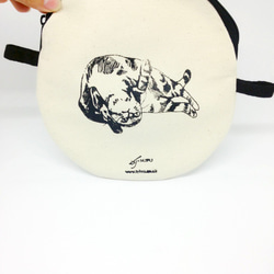 Soft like you: Handmade screen printing canvas round bag 第3張的照片