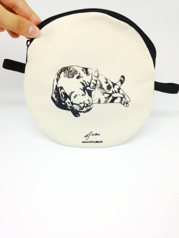 Soft like you: Handmade screen printing canvas round bag 第3張的照片