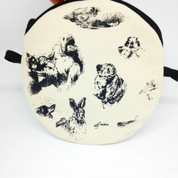 Assam rabbit : Handmade screen printing canvas round bag 第2張的照片