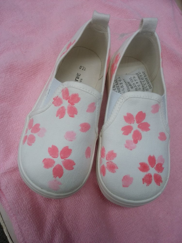 桜ハンドメイド  サクラのお子様靴　１７ｃｍ 1枚目の画像