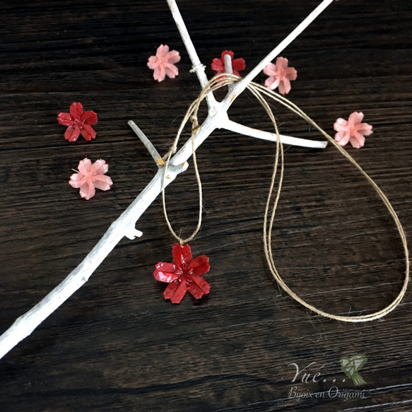 Collier "Sakura"ｰ Sango(珊瑚)　麻ひもネックレス　折り紙ジュエリ− 1枚目の画像