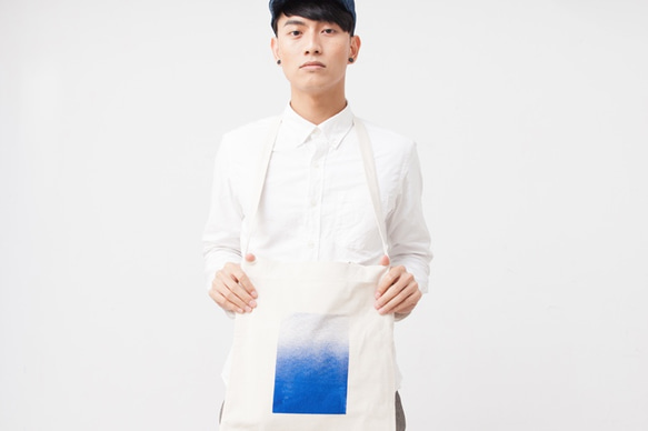 グラデーション トートバッグ /  Blue Gradient Tote Bag 1枚目の画像