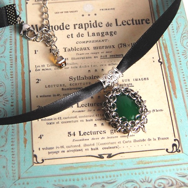 デットストックガラスのチョーカー