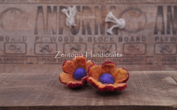 【Zentopia Handicrafts】羊毛氈-可愛小花朵胸針 第1張的照片