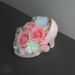 プリザーブドフラワー 陶器のハイヒール くすみピンク　ブリザードフラワー　プリザ　クリアボックス入 4枚目の画像