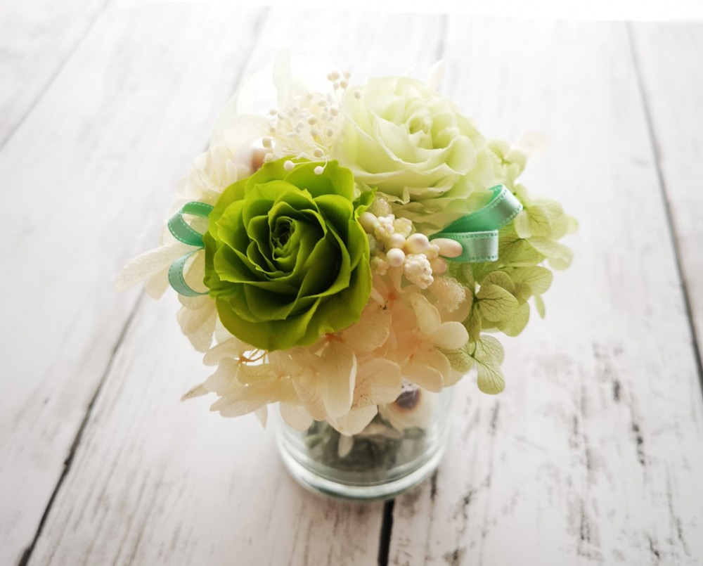 プリザーブドフラワーミニ グラスアレンジ グリーン ブリザード