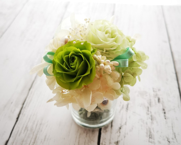 プリザーブドフラワーミニ グラスアレンジ グリーン ブリザード