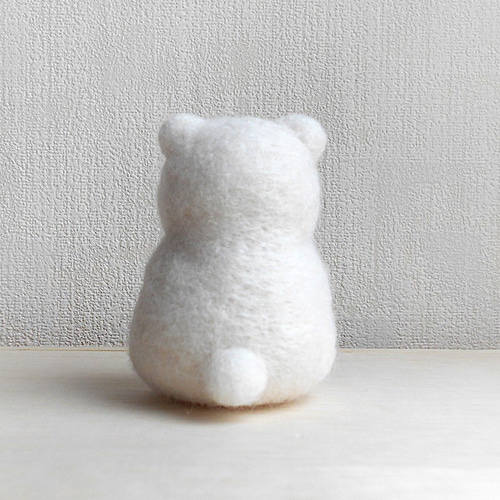 羊毛フェルトのしろくま 羊毛フェルト マナウヲ（てんめのながや