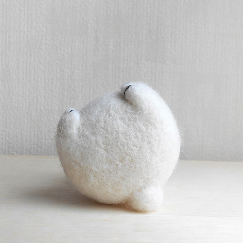 羊毛フェルトのしろくま 羊毛フェルト マナウヲ（てんめのながや