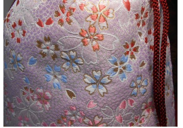 御朱印・御城印巡りにピッタリな、金襴生地のナップサック巾着　 　　　　　　　　　　　　　　ピンク地に桜 4枚目の画像