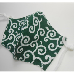 ３サイズから選べる和柄の布マスク　立体タイプ　重ね付けにもピッタリ　　唐草　緑 1枚目の画像