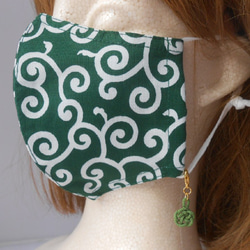 ３サイズから選べる和柄の布マスク　立体タイプ　重ね付けにもピッタリ　　唐草　緑 5枚目の画像