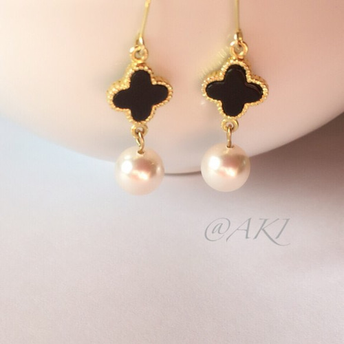 ヴァンクリーフモチーフピアス ピアス（フック・チェーン） AKI