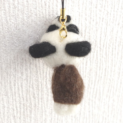 羊毛フェルト【犬】 パンダを被ったフレンチブルドッグ携帯ストラップ 5枚目の画像
