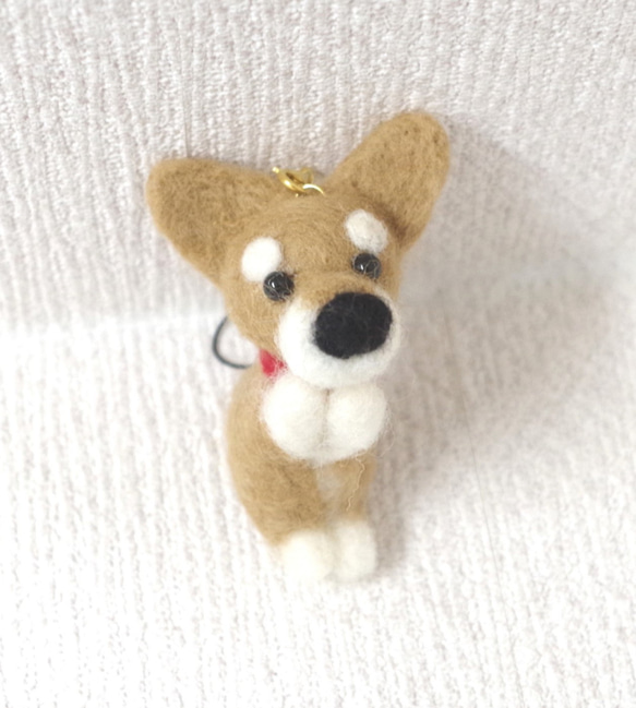 羊毛フェルト【犬】 赤いリボン柴犬携帯ストラップ 5枚目の画像