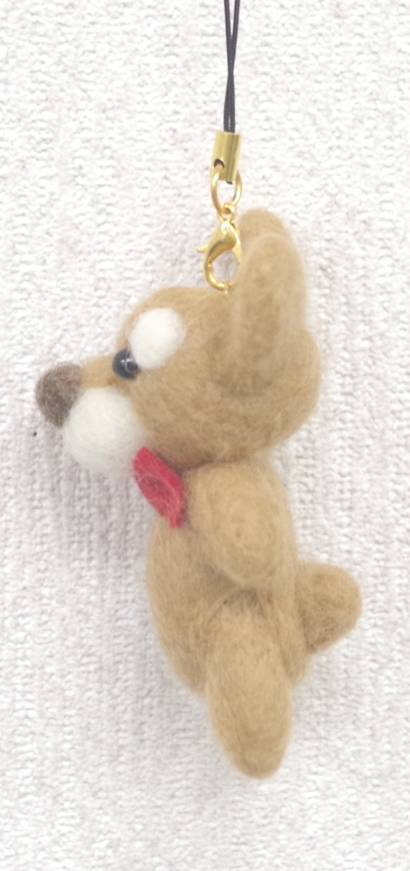 羊毛フェルト【犬】真っ赤な蝶ネクタイ柴犬ストラップ(キーホルダー) 4枚目の画像