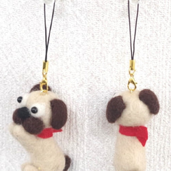 羊毛フェルト【犬】スカーフパグ ストラップ 3枚目の画像